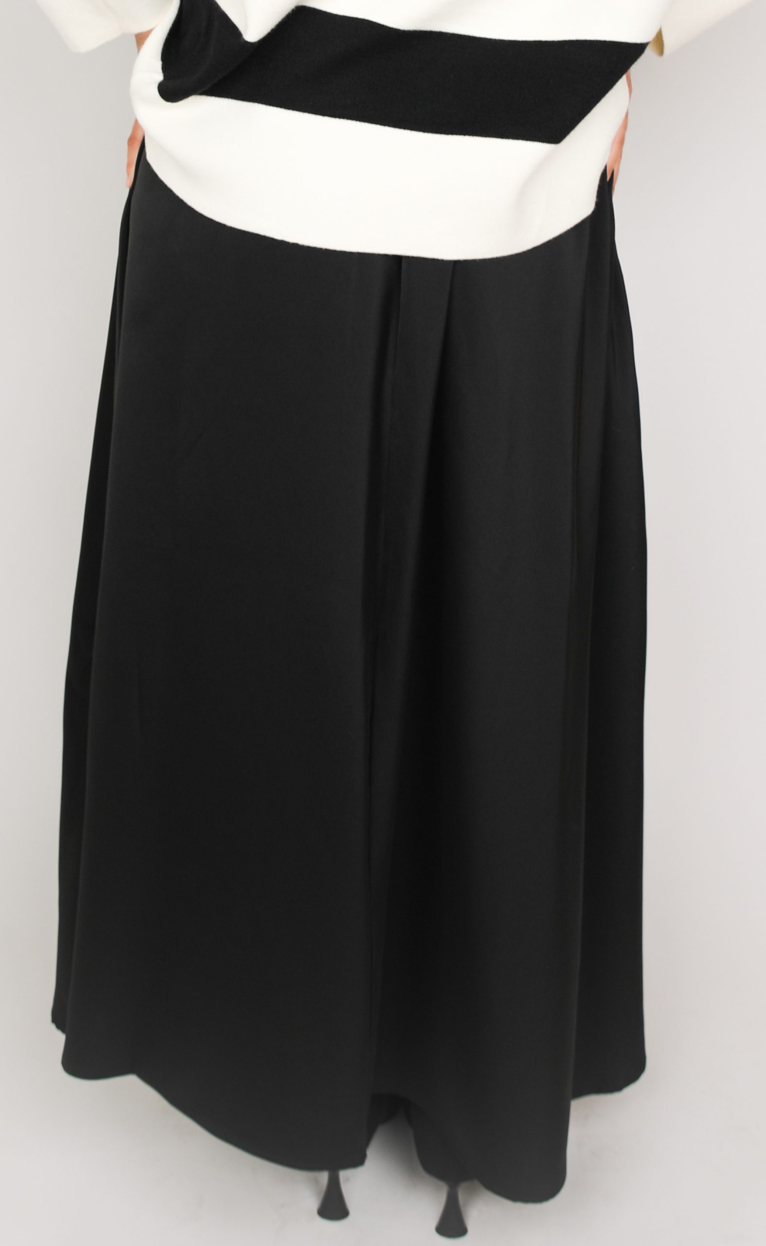Jupe satin évasée Noir – Image 5