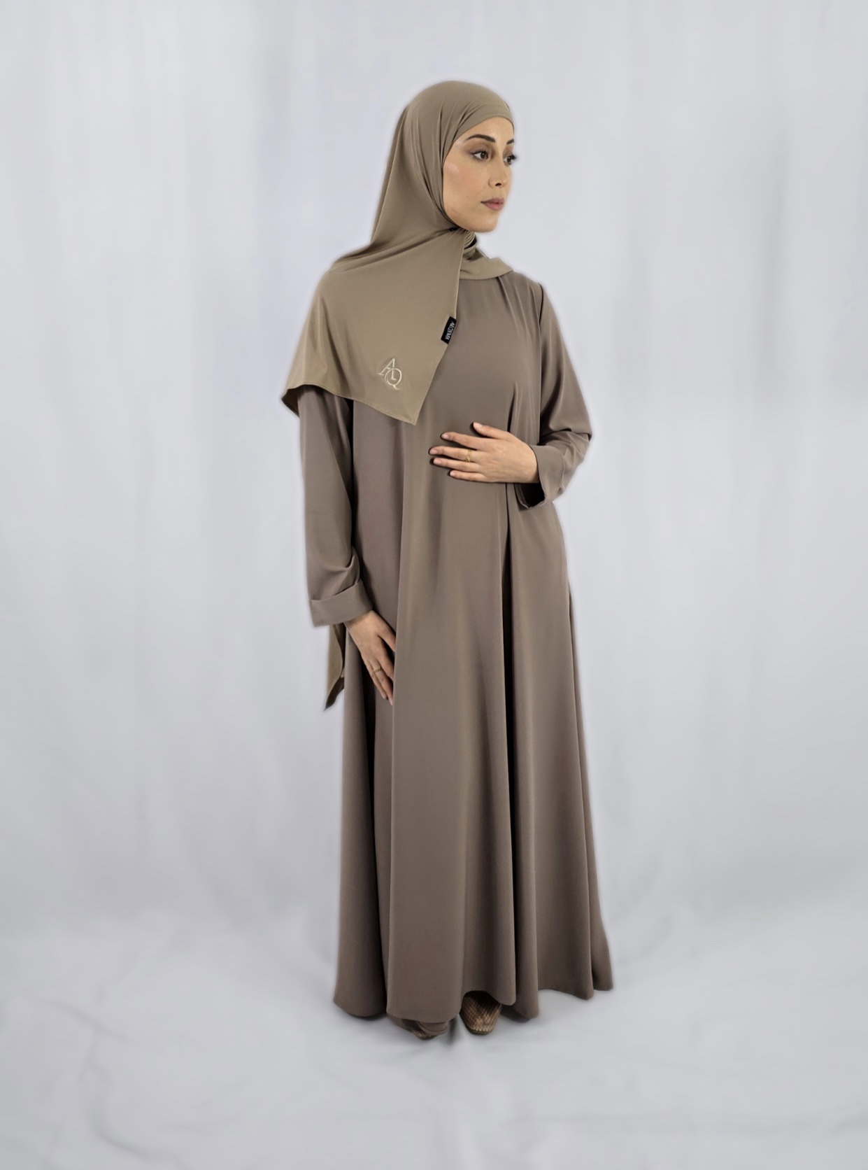 Abaya Élégante Taupe – Image 2
